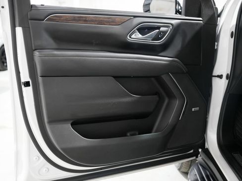 Used 2023 Chevrolet Tahoe Premier w/ Advanced Technology Package AWD/4WD image 36