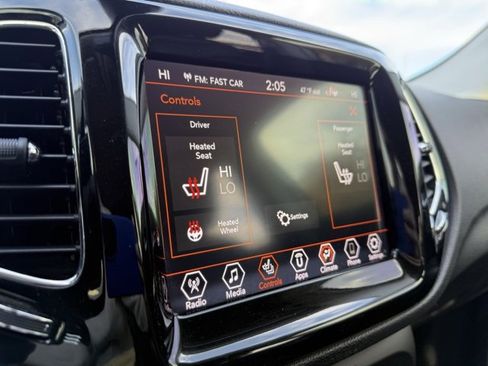 Used 2019 Jeep Compass Limited image 25