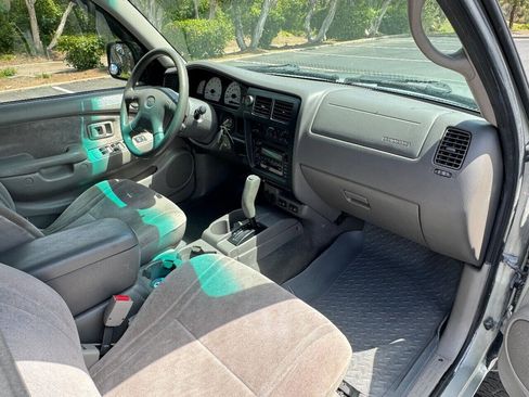 Used 2001 Toyota Tacoma PreRunner image 15