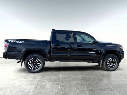 Used 2023 Toyota Tacoma TRD Sport w/ Technology Package image 6