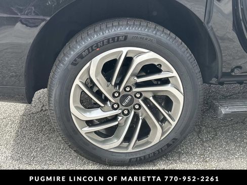 New 2026 Lincoln Navigator L Reserve AWD/4WD image 35