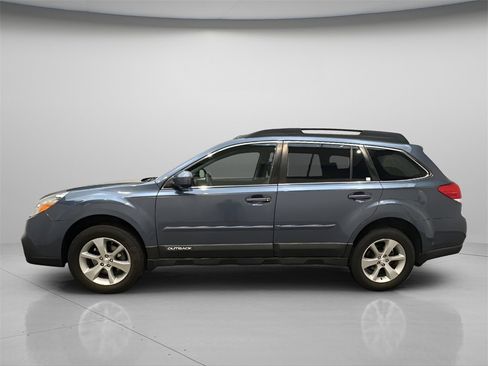 Used 2013 Subaru Outback 2.5i Limited w/ Moonroof Pkg image 2