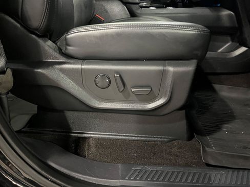 Used 2023 Ford Expedition XLT AWD/4WD image 39