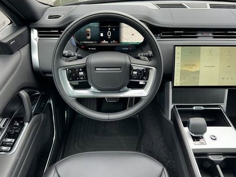 New 2026 Land Rover Range Rover SE image 13