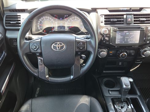 Used 2018 Toyota 4Runner TRD Off-Road Premium AWD/4WD image 13