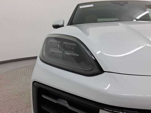 New 2026 Porsche Cayenne E-Hybrid image 11