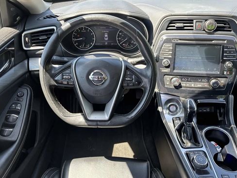 Used 2017 Nissan Maxima 3.5 SL w/ Interior Lighting Package image 12