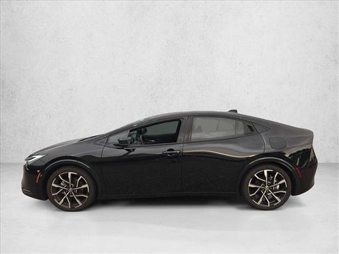 Used 2026 Toyota Prius Plug-In Hybrid FWD image 8