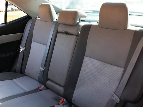 Used 2017 Toyota Corolla LE image 8