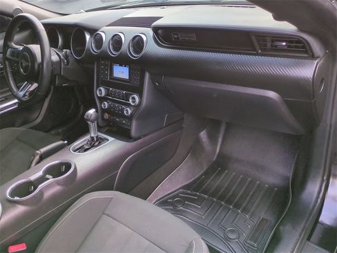 Used 2020 Ford Mustang Coupe image 16