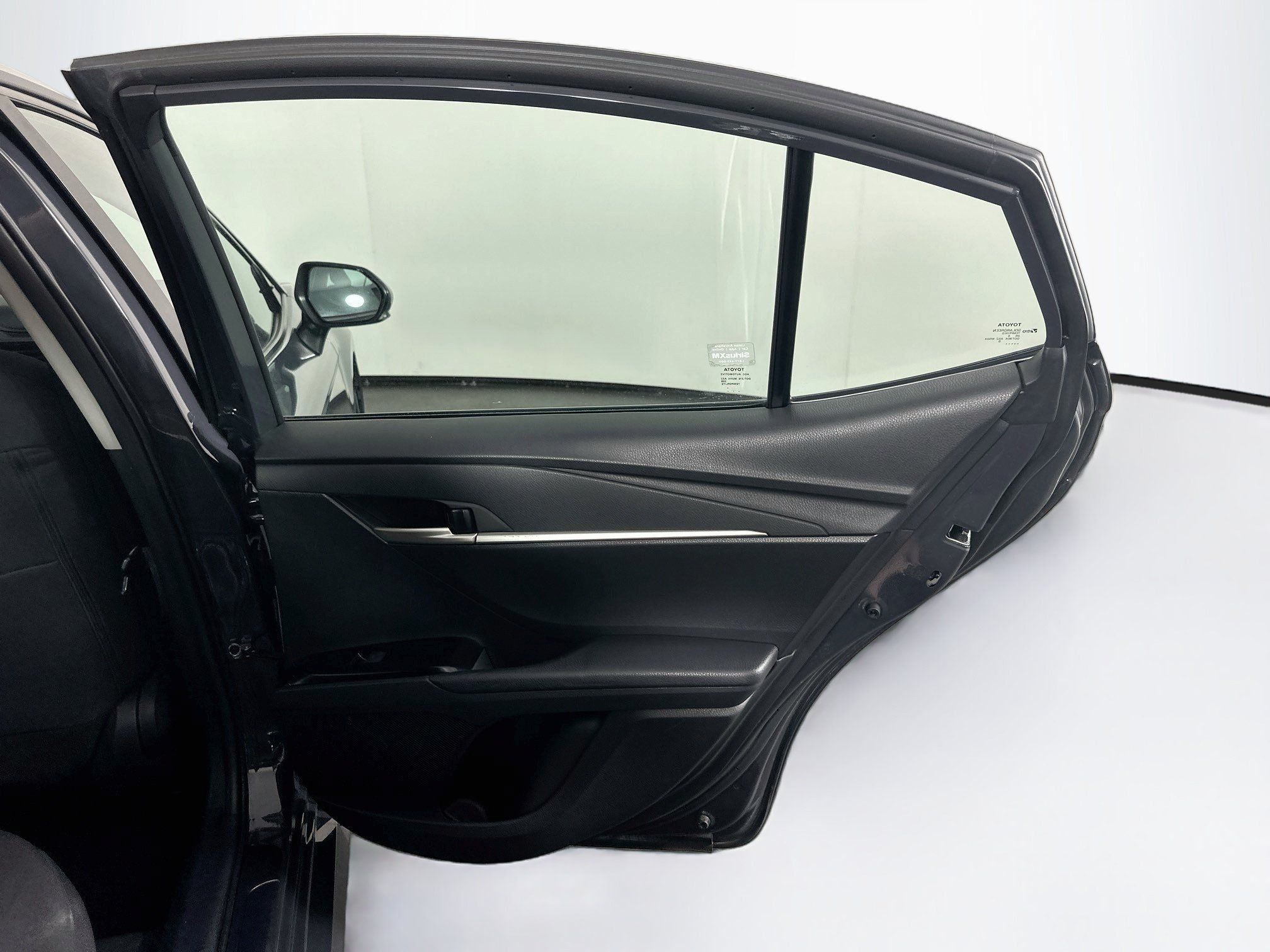 Used 2025 Toyota Camry LE FWD image 30