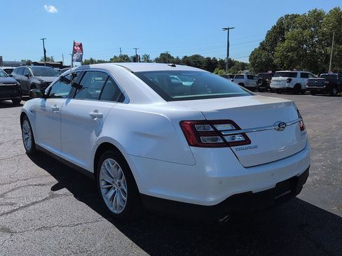 Used 2019 Ford Taurus Limited FWD image 5