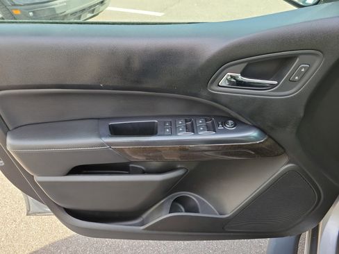 Used 2017 GMC Canyon SLT w/ Driver Alert Package image 18