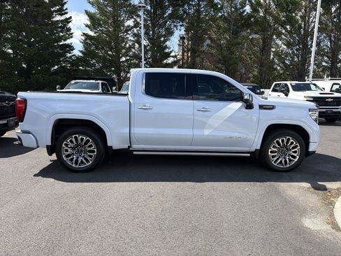 Used 2026 GMC Sierra 1500 Denali Ultimate AWD/4WD image 11