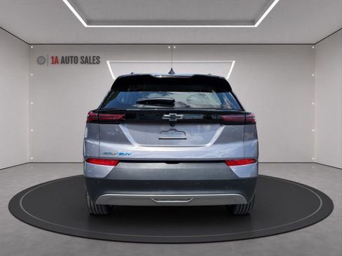 Used 2023 Chevrolet Bolt EUV LT w/ Driver Confidence Package FWD image 4