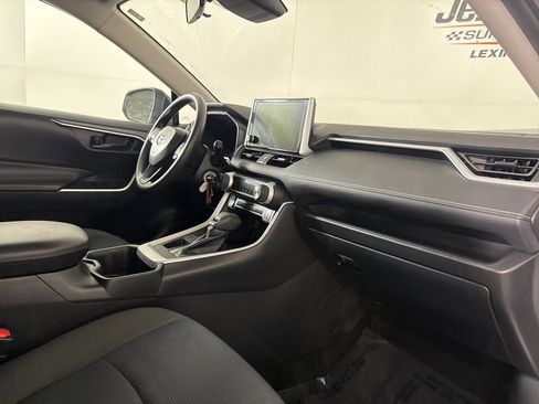 Used 2023 Toyota RAV4 LE FWD image 28