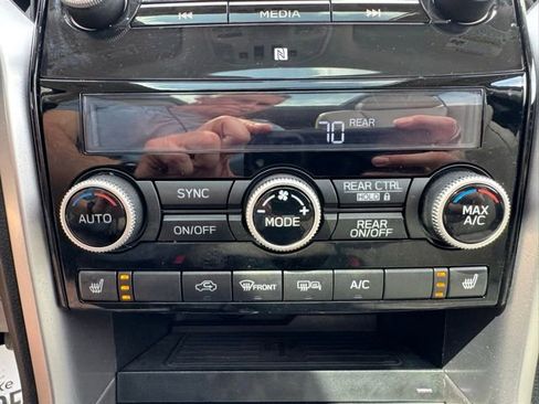 Used 2021 Subaru Ascent Limited w/ Technology Package image 25