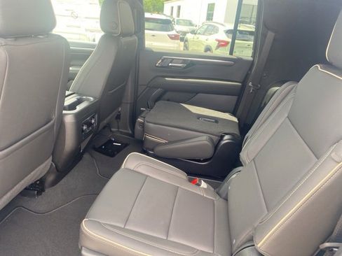 New 2025 Chevrolet Suburban Premier image 11