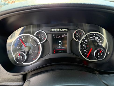 Used 2025 RAM 2500 Big Horn AWD/4WD image 9