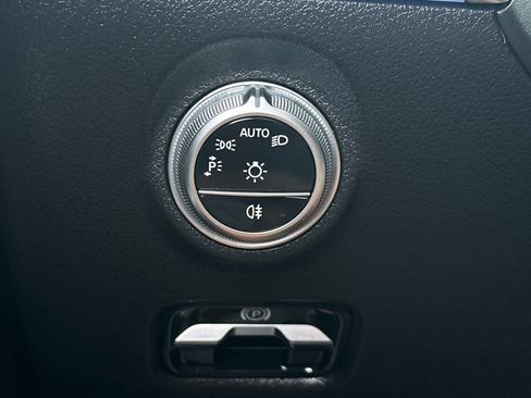 Used 2024 Mercedes-Benz CLE 300 4MATIC Coupe image 33