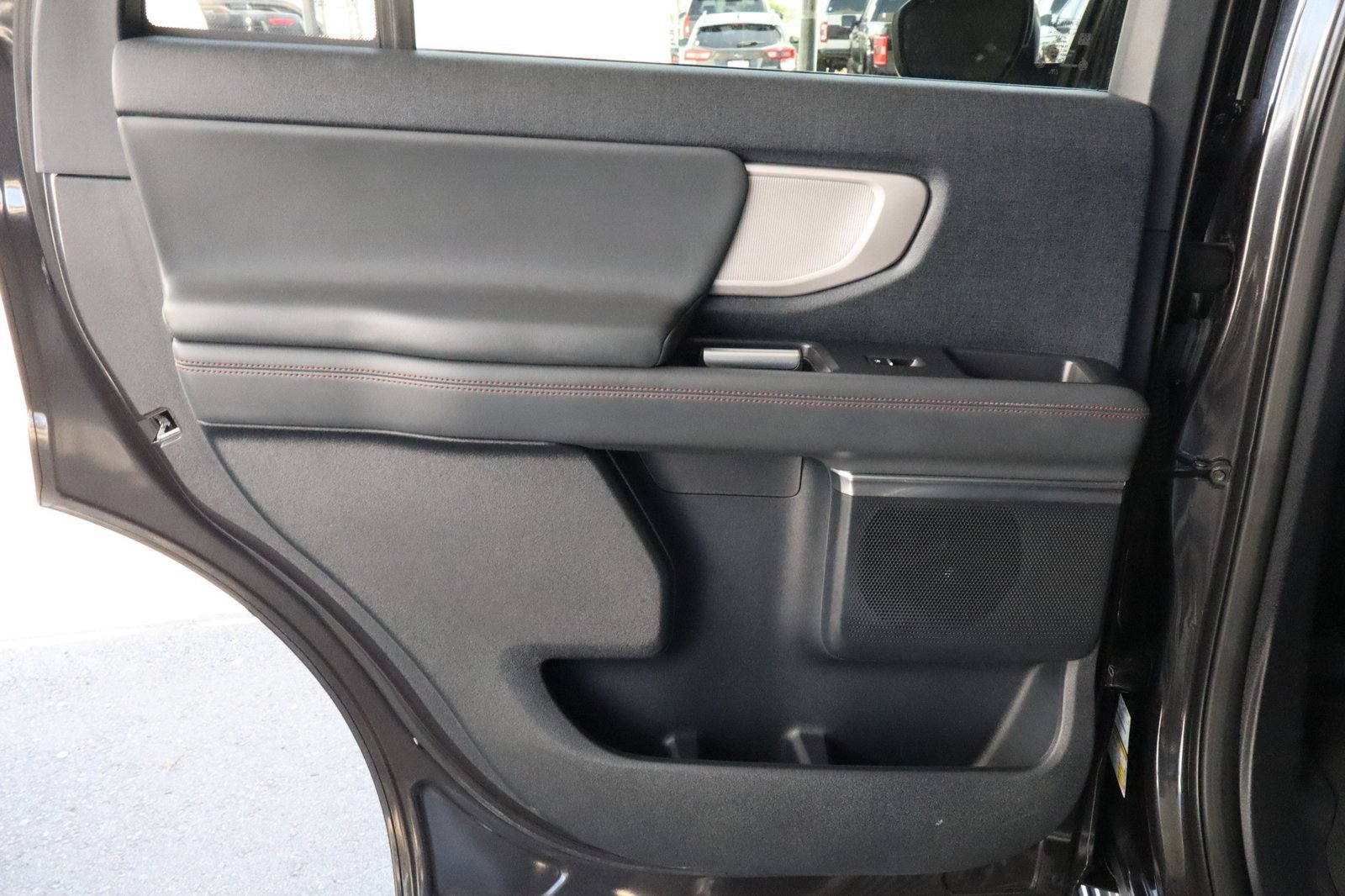 Used 2025 Ford Expedition Active RWD image 38