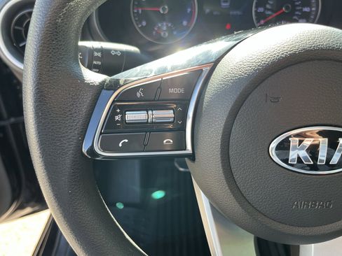 Used 2020 Kia Forte LXS FWD image 19