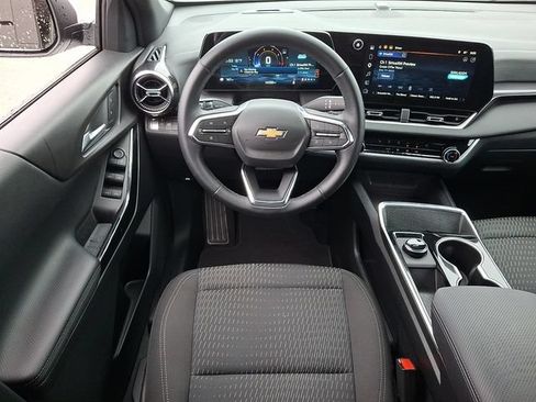 Used 2026 Chevrolet Equinox LT FWD image 11