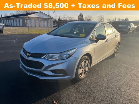 Used 2017 Chevrolet Cruze LS image 1