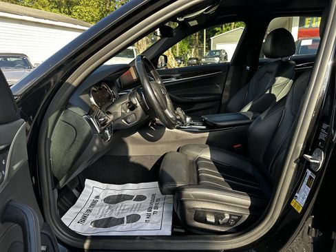 Used 2019 BMW 530i w/ Convenience Package image 13