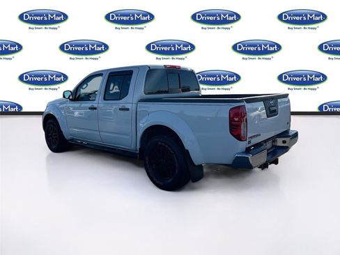 Used 2015 Nissan Frontier SV image 6