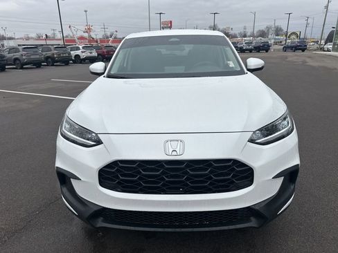 Used 2023 Honda HR-V LX image 2