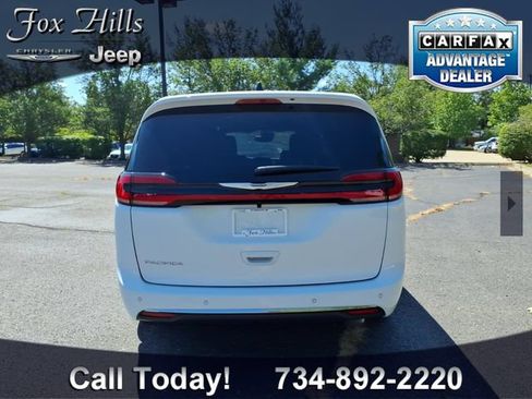 Used 2026 Chrysler Pacifica Select FWD image 7