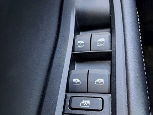 Used 2024 Jeep Grand Cherokee Limited AWD/4WD image 16