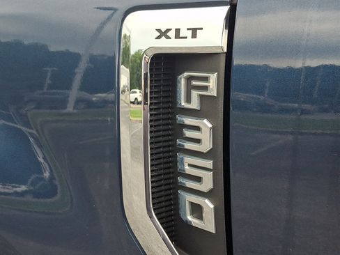 Used 2020 Ford F350 XLT w/ XLT Premium Package AWD/4WD image 33