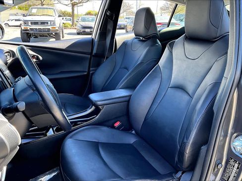 Used 2017 Toyota Prius Prime Advanced image 7