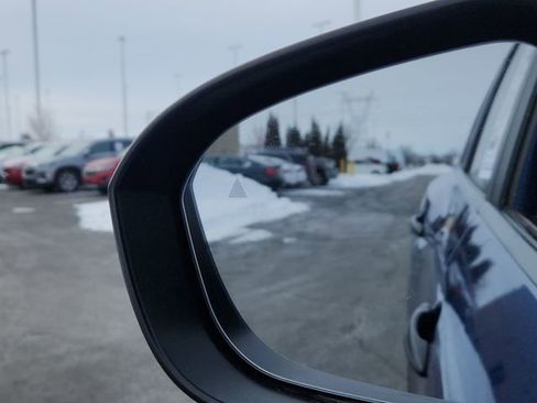 Used 2023 Nissan Rogue S image 31