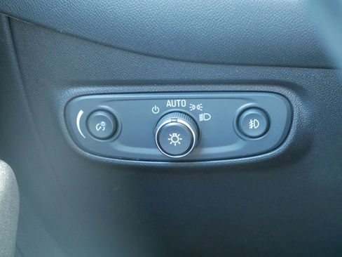 Used 2023 Chevrolet Equinox Premier AWD/4WD image 26