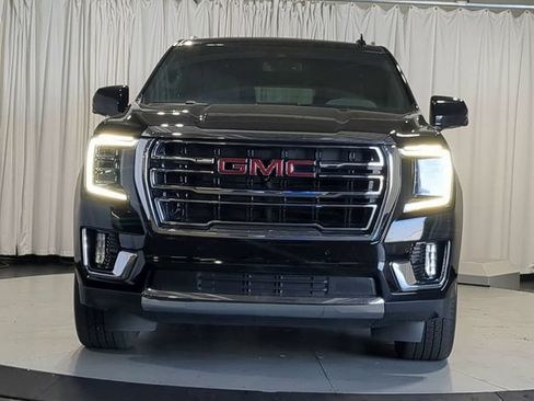 Used 2023 GMC Yukon SLT w/ SLT Premium Package AWD/4WD image 3