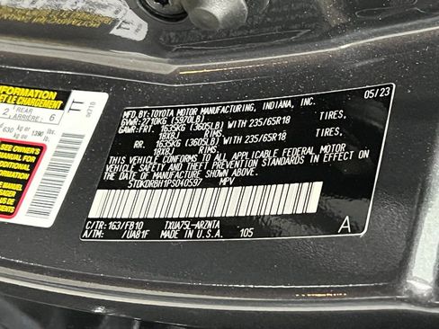 Used 2023 Toyota Highlander L image 18