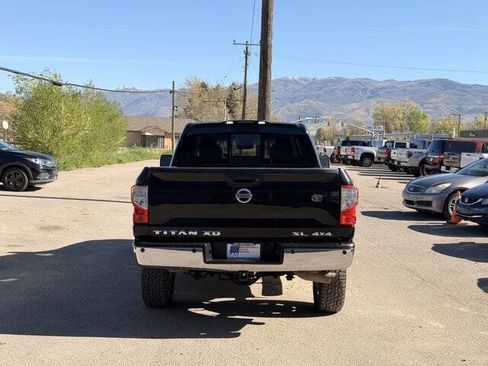 Used 2016 Nissan Titan SL image 5