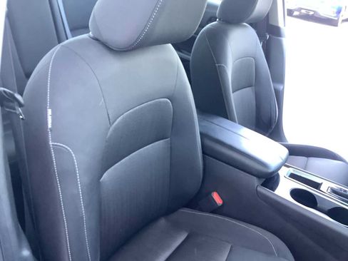 Used 2024 Nissan Altima 2.5 SV FWD image 14