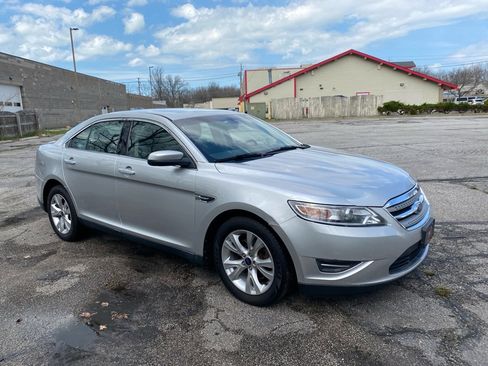 Used 2010 Ford Taurus SEL image 7