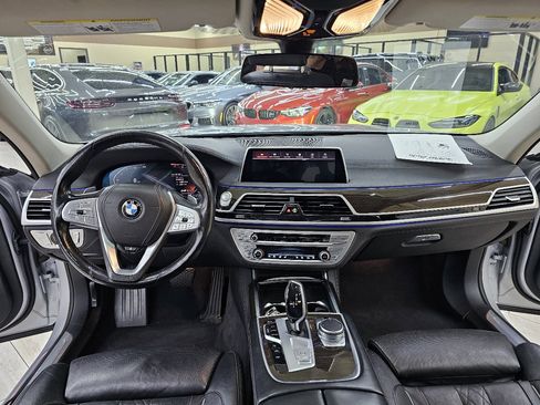 Used 2020 BMW 740i image 29