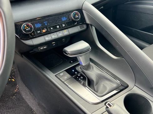 Used 2025 Hyundai Elantra Sport image 20
