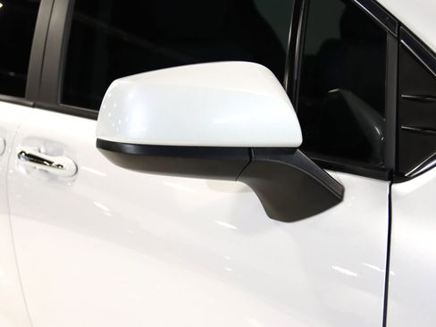 Used 2023 Toyota Sienna XLE image 9