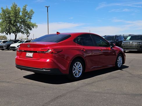 Used 2025 Toyota Camry LE FWD image 5