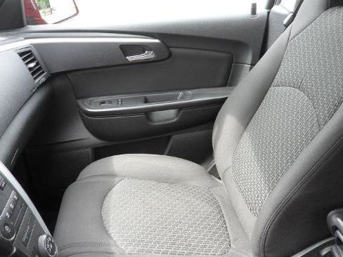 Used 2011 Chevrolet Traverse LT w/ Personal Connectivity Package FWD image 25