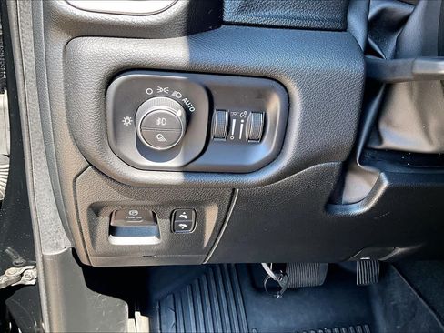 Used 2023 RAM 1500 Laramie AWD/4WD image 26