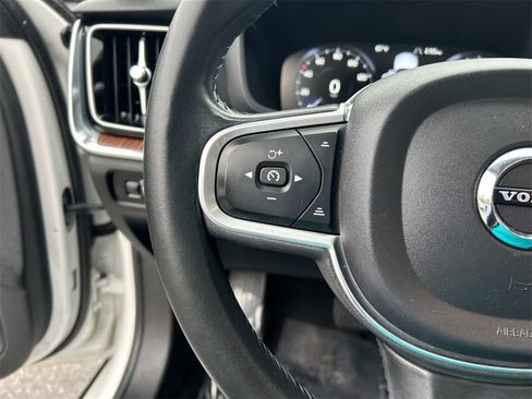 Used 2022 Volvo S60 B5 Inscription image 24