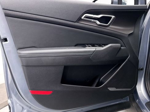 Certified 2025 Kia Sportage EX FWD image 28